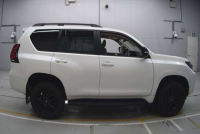TOYOTA LAND CRUISER PRADO 2023