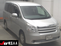 Used TOYOTA NOAH