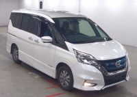 Used NISSAN SERENA