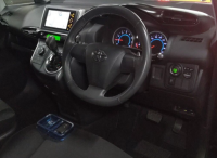 TOYOTA WISH 2011
