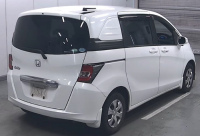 HONDA FREED SPIKE 2014