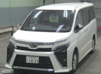 TOYOTA VOXY 2020