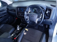 MITSUBISHI OUTLANDER PHEV 2017