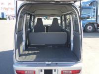 NISSAN CARAVAN 2013