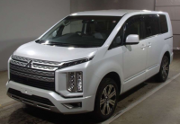 Used MITSUBISHI DELICA D:5