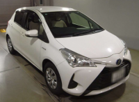 TOYOTA VITZ 2017