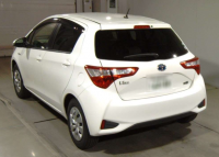 TOYOTA VITZ 2017