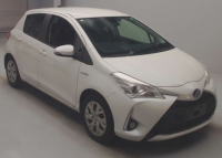 TOYOTA VITZ 2017