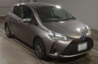 TOYOTA VITZ 2017