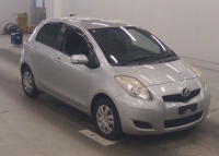 TOYOTA VITZ 2010