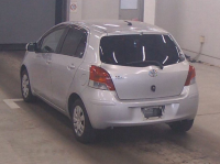 TOYOTA VITZ 2010