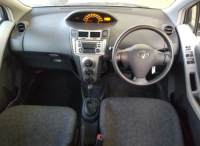 TOYOTA VITZ 2010