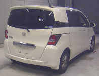 HONDA FREED SPIKE 2011