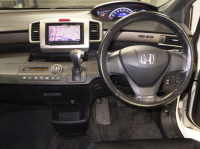 HONDA FREED SPIKE 2011