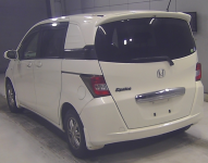 HONDA FREED SPIKE 2011