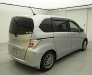 HONDA FREED 2012