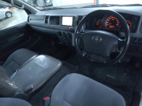 TOYOTA HIACE COMMUTER 2010