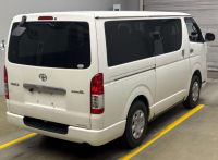 TOYOTA HIACE VAN 2015