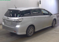 TOYOTA WISH 2012