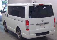 TOYOTA REGIUS VAN 2015