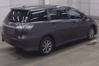 TOYOTA WISH 2012