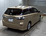 TOYOTA WISH 2016