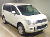 MITSUBISHI DELICA D:5 2012
