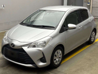 TOYOTA VITZ 2017