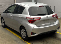 TOYOTA VITZ 2017