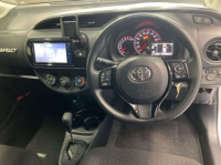 TOYOTA VITZ 2017