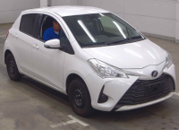 TOYOTA VITZ 2017