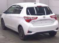 TOYOTA VITZ 2017