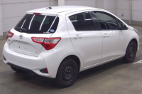 TOYOTA VITZ 2017
