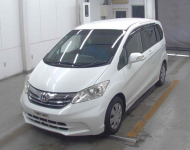 HONDA FREED 2013