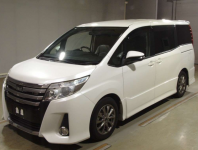 TOYOTA NOAH 2014