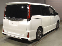 TOYOTA NOAH 2014
