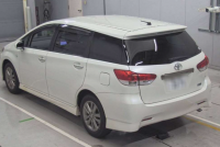 TOYOTA WISH 2011