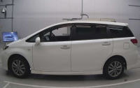 TOYOTA WISH 2011