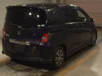 HONDA FREED SPIKE 2015