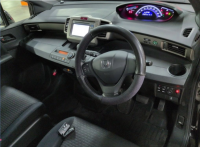 HONDA FREED SPIKE 2013