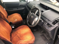 TOYOTA VOXY 2010