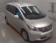 HONDA FREED 2010