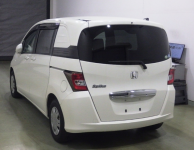 HONDA FREED SPIKE 2010