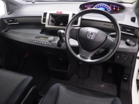 HONDA FREED SPIKE 2010