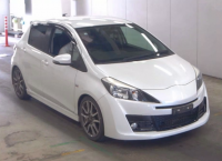 TOYOTA VITZ 2013