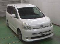 TOYOTA VOXY 2009