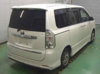 TOYOTA VOXY 2009