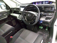 HONDA STEPWGN SPADA 2016