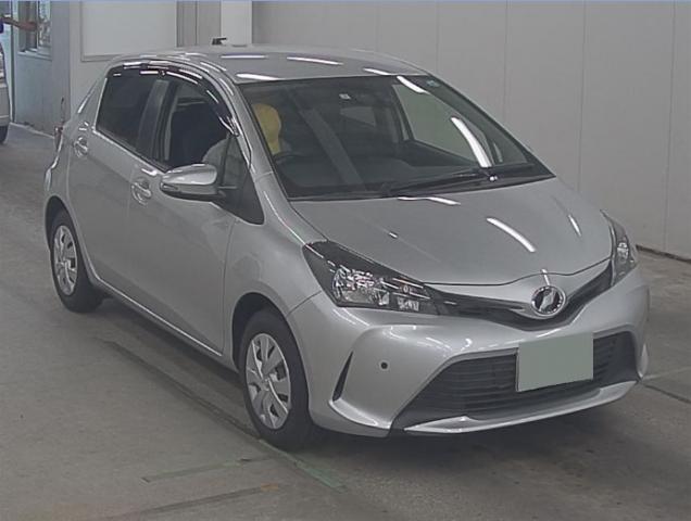 TOYOTA VITZ 2017