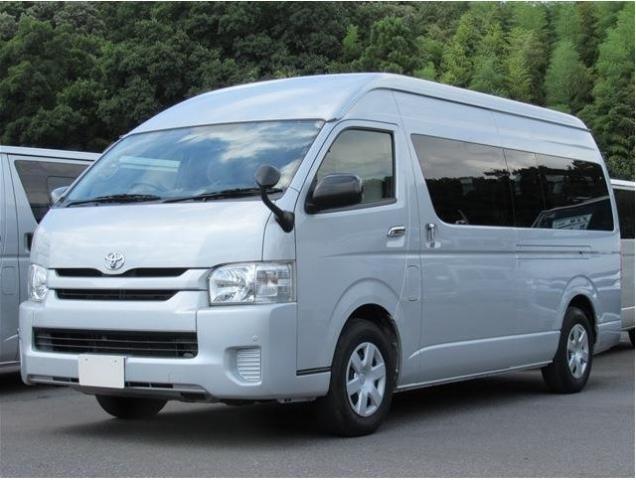 TOYOTA HIACE COMMUTER 2016